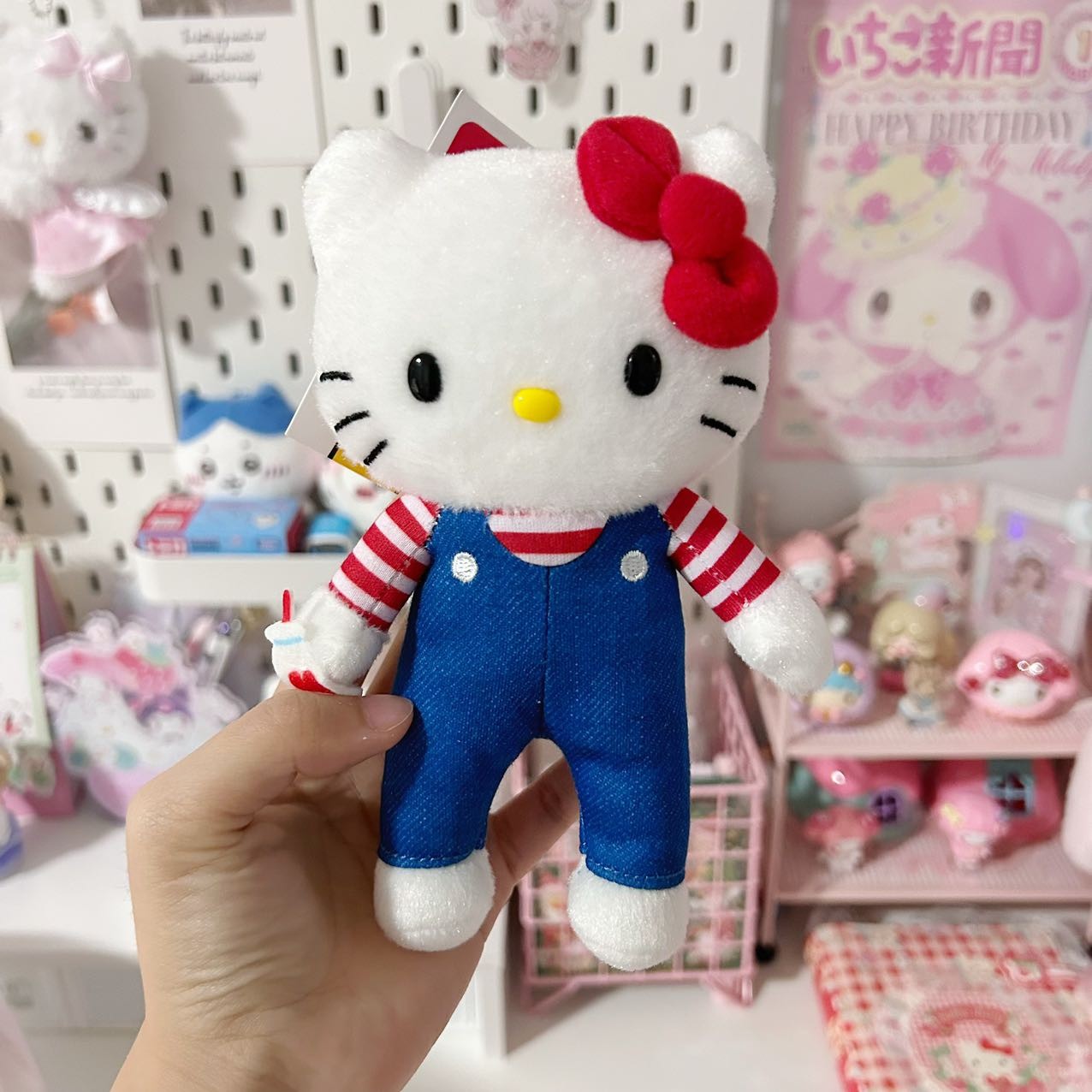 Hello Kitty 50th Anniversary Exhibition Exclusive Mascot