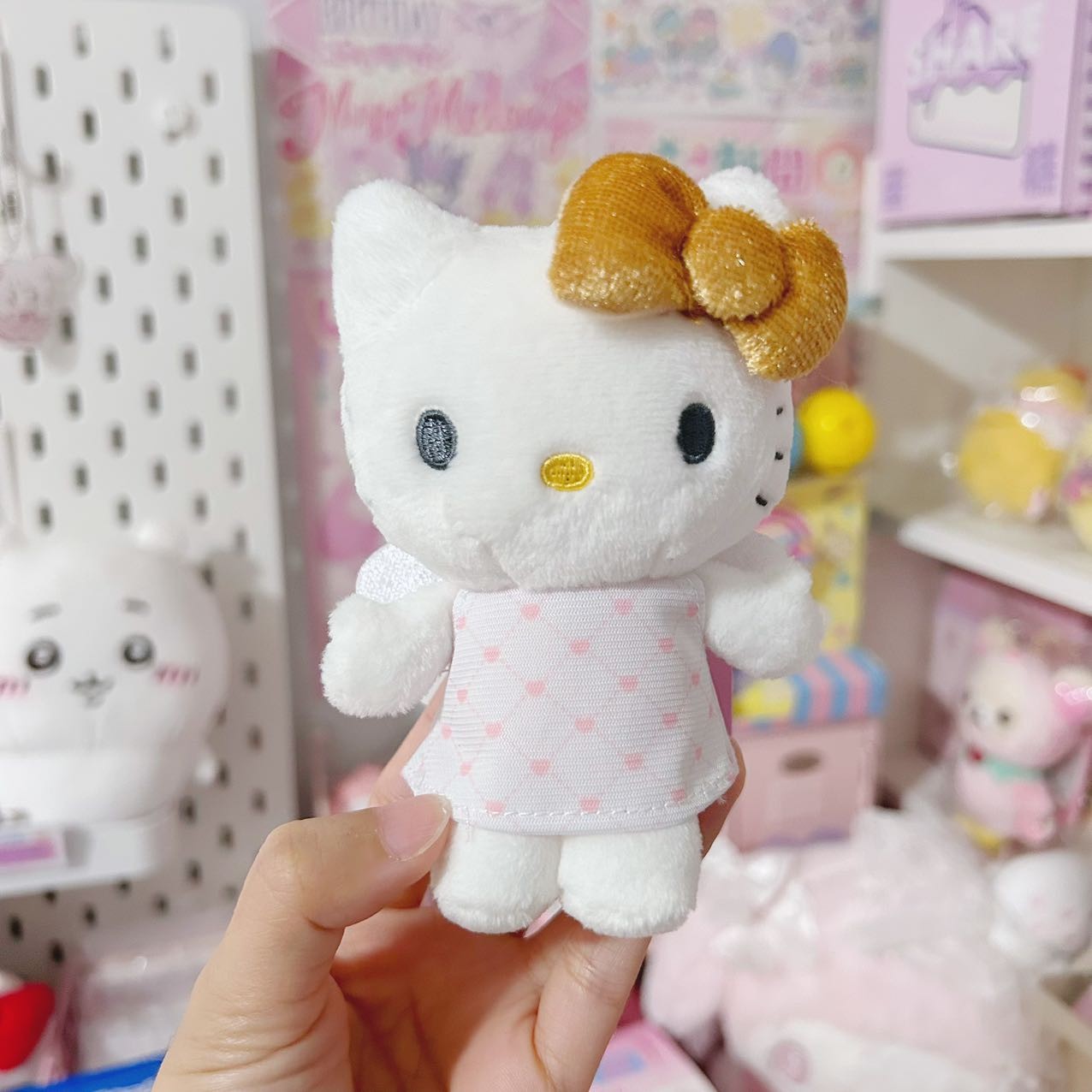 Hello Kitty Wings Polka Dot Mascot