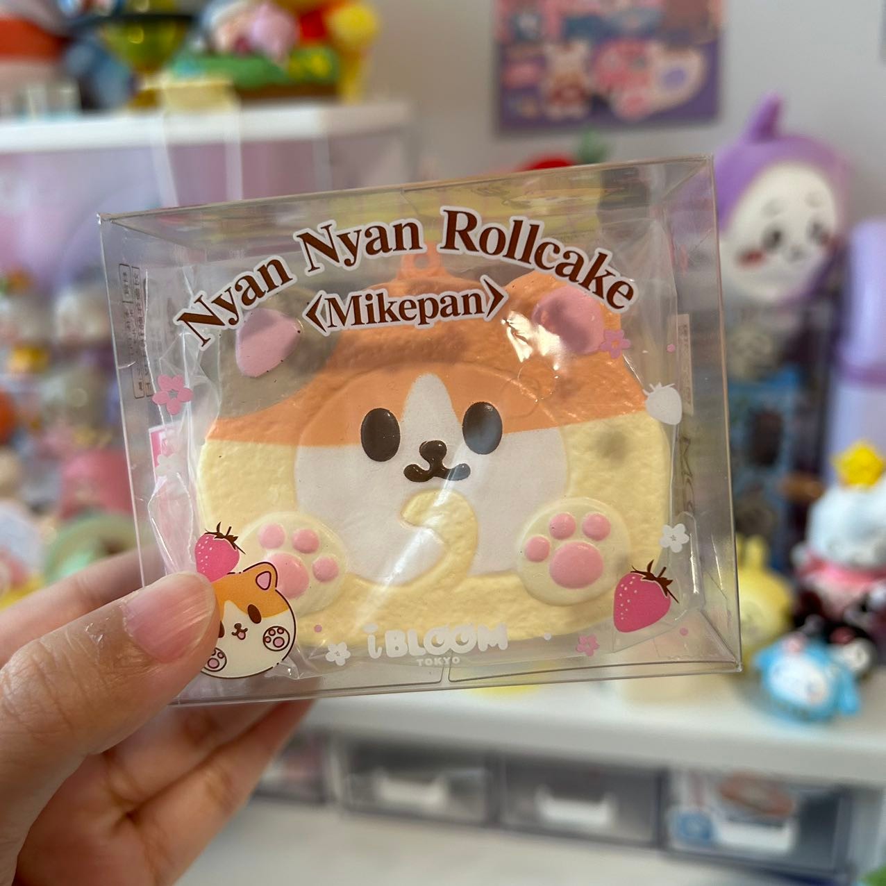 iBloom Cat Swiss Roll Squishy Mascot
