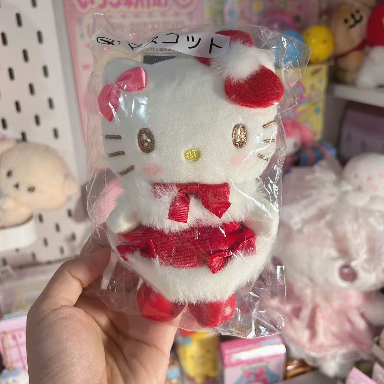 Sanrio Hello Kitty Winter Mascot