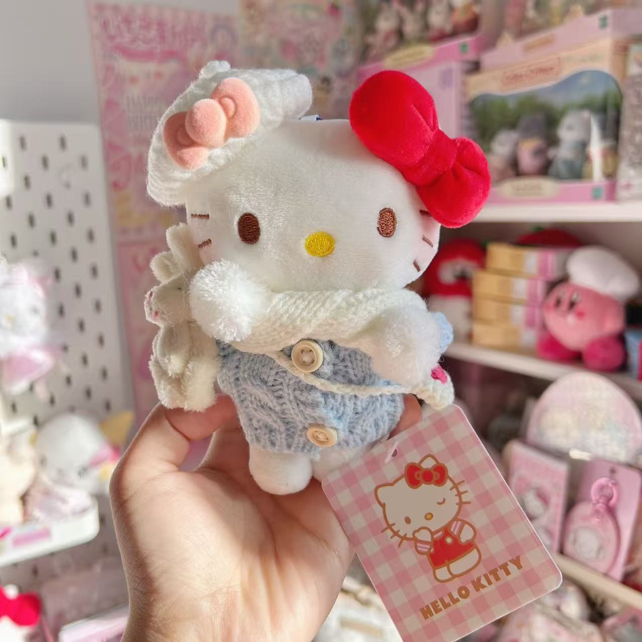 Winter Scarf Hello Kitty Mascot (China Official Reissue Version)