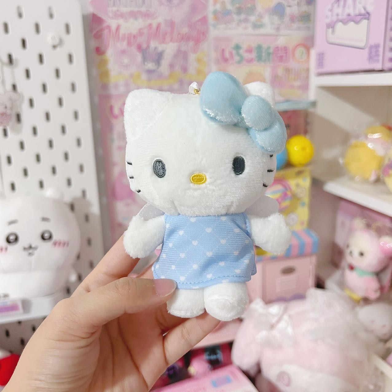 Hello Kitty Wings Polka Dot Mascot