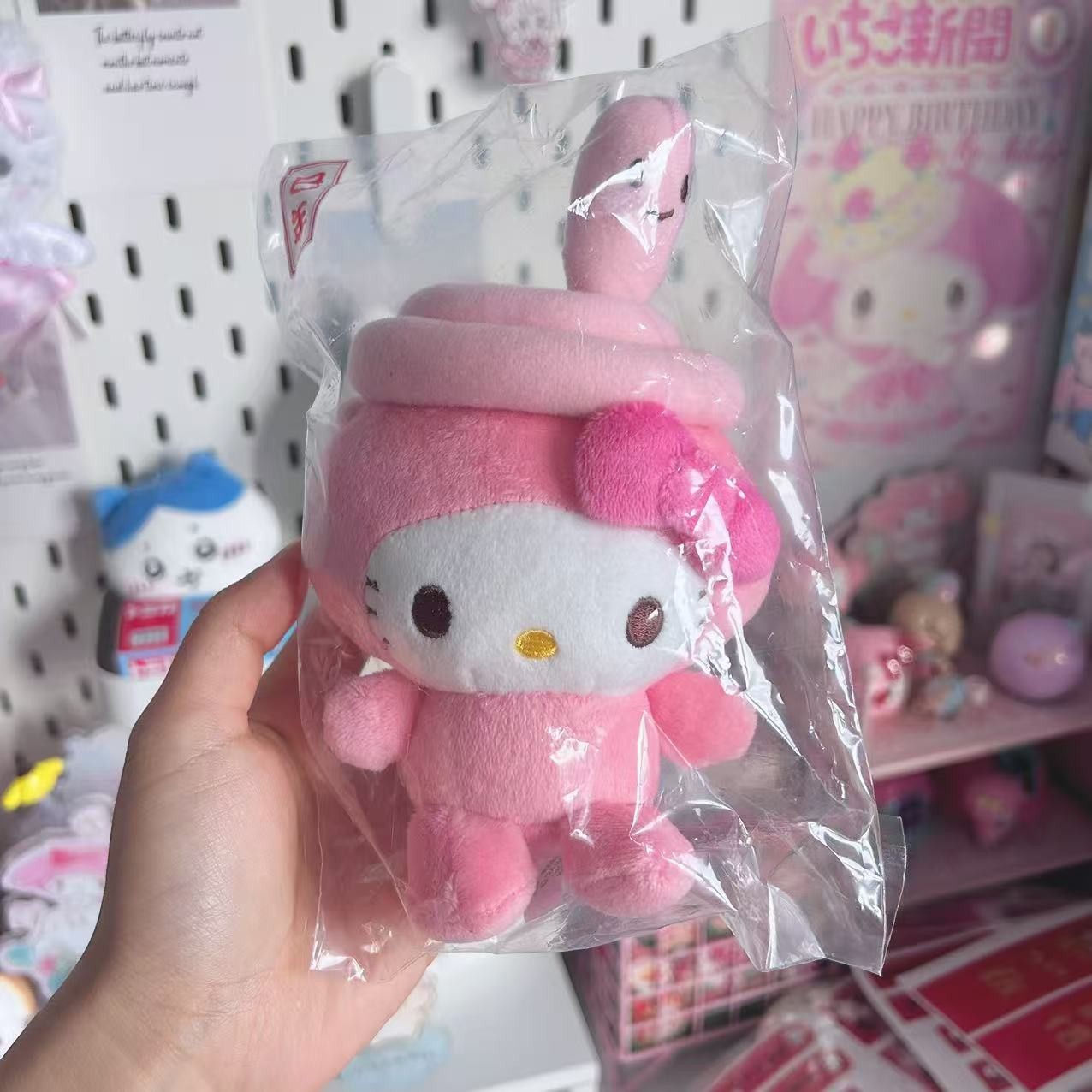 7-Eleven Year of the Snake Hello Kitty Mascot