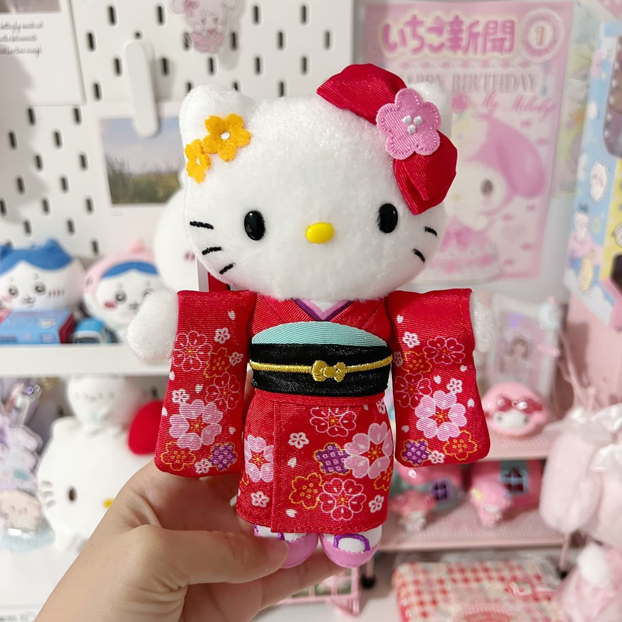 Hello Kitty 50th Anniversary Exhibition Exclusive Mascot